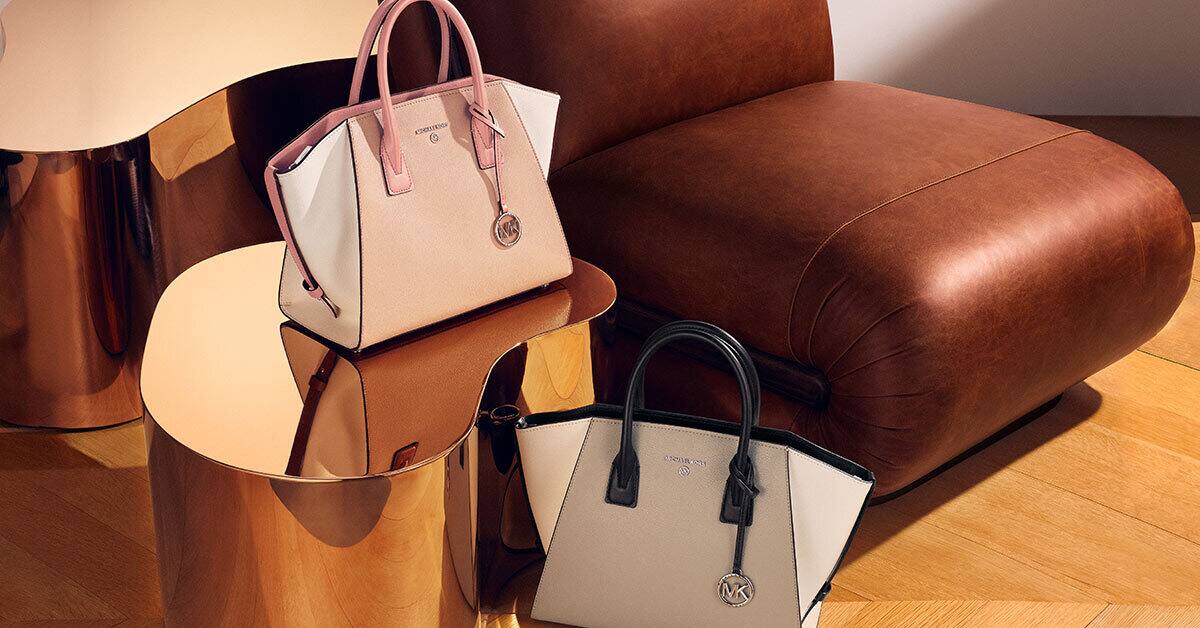Prishav - Guess Fall-Winter 2023 has this unique collection Designer Bags  comes in a variety of colors and patterns which will elevate the look.  Pre-order this amazing GUESS Bags before it's sold